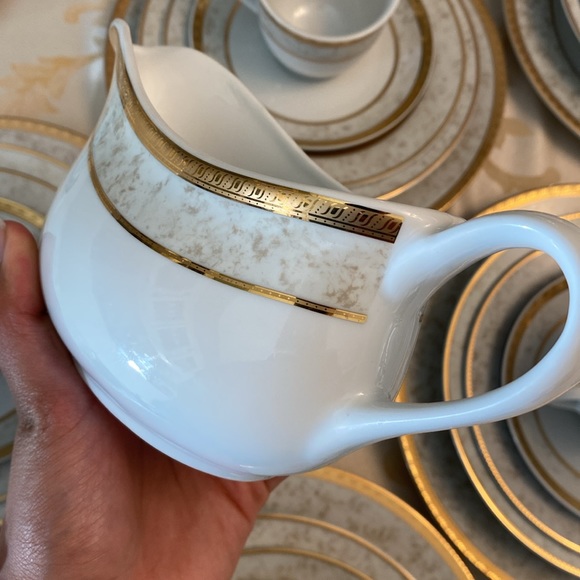 Vintage Royal Heritage Primavera gravy boat with under-plate. - Picture 5 of 8